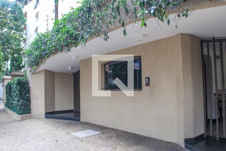 Apartamento à venda com 431m², 4 quartos e 4 vagasFachada e Portaria