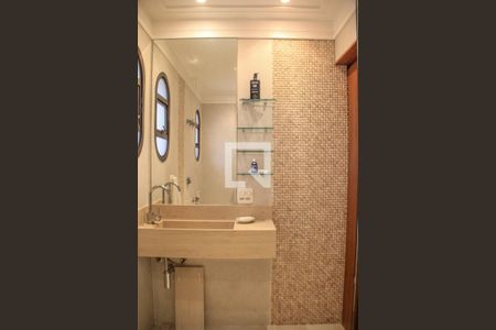 Apartamento à venda com 431m², 4 quartos e 4 vagasBanheiro da Suíte 2