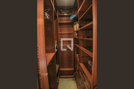 Apartamento à venda com 431m², 4 quartos e 4 vagasCloset