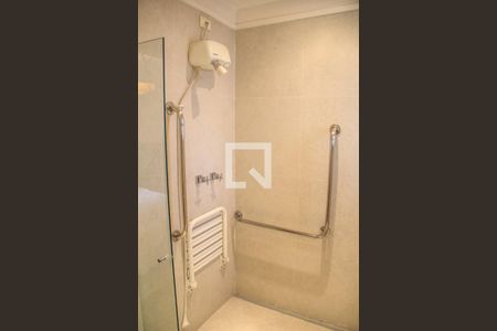 Apartamento à venda com 431m², 4 quartos e 4 vagasBanheiro da Suíte 2