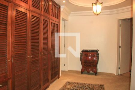 Apartamento à venda com 431m², 4 quartos e 4 vagasCorredor