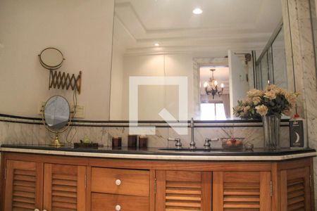 Apartamento à venda com 431m², 4 quartos e 4 vagasBanheiro da Suíte 1