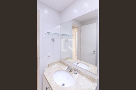 Apartamento à venda com 83m², 2 quartos e 1 vagaBanheiro Social