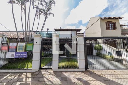 Casa à venda com 220m², 4 quartos e 3 vagasFachada