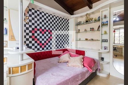 Casa à venda com 220m², 4 quartos e 3 vagasDormitório2