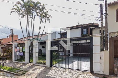 Casa à venda com 220m², 4 quartos e 3 vagasFachada