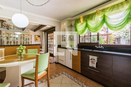 Casa à venda com 220m², 4 quartos e 3 vagasCozinha