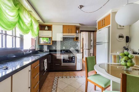 Casa à venda com 220m², 4 quartos e 3 vagasCozinha