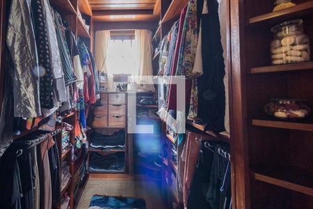 Casa à venda com 220m², 4 quartos e 3 vagasCloset do quarto