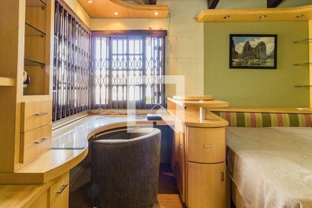 Casa à venda com 220m², 4 quartos e 3 vagasDormitório3