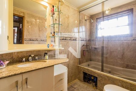 Casa à venda com 220m², 4 quartos e 3 vagasBanheiro da Suíte