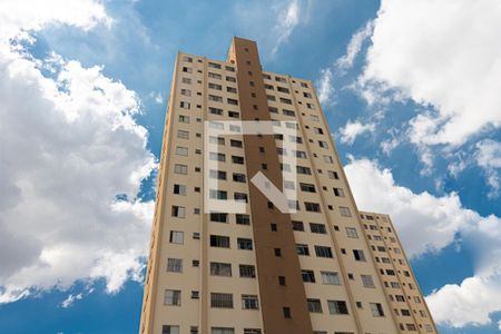 Apartamento à venda com 64m², 2 quartos e 1 vaga Apartamento à venda com 64m², 2 quartos e 1 vagaFachada
