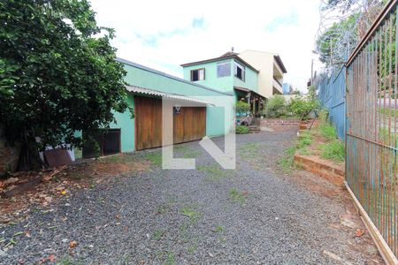 Casa à venda com 300m², 2 quartos e 4 vagas Casa à venda com 300m², 2 quartos e 4 vagasQuintal