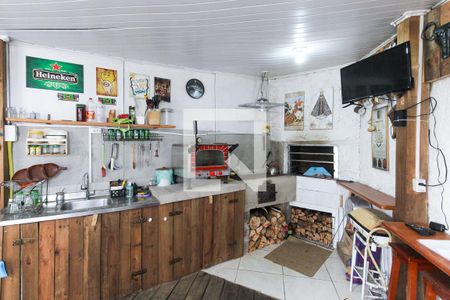 Casa à venda com 300m², 2 quartos e 4 vagas Casa à venda com 300m², 2 quartos e 4 vagasQuiosque