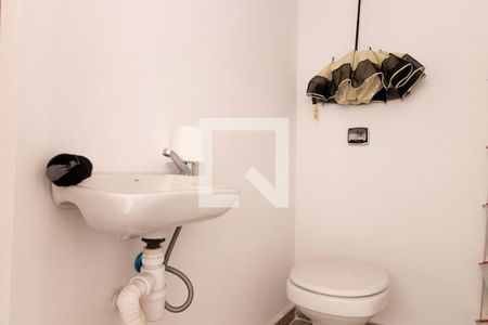 Apartamento à venda com 90m², 2 quartos e 1 vaga Apartamento à venda com 90m², 2 quartos e 1 vagaBanheiro Serviço