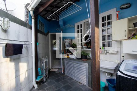 Casa à venda com 200m², 3 quartos e 2 vagasÁrea de Serviço