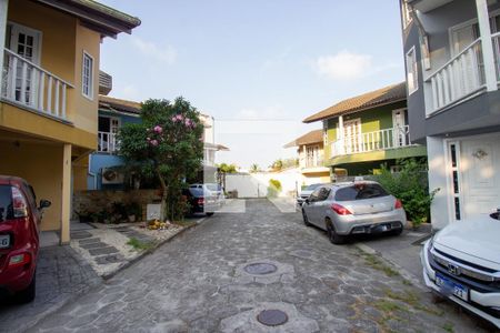Casa à venda com 200m², 3 quartos e 2 vagasCondomínio