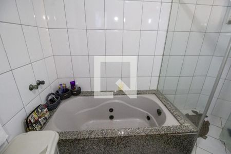 Casa à venda com 200m², 3 quartos e 2 vagasBanheiro da Suíte