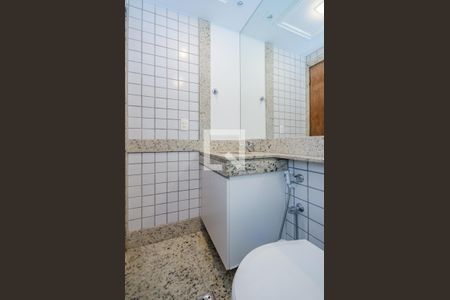 Apartamento para alugar com 74m², 2 quartos e 2 vagasBanheiro Social