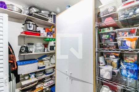 Casa à venda com 70m², 2 quartos e 2 vagasQuarto de Serviço