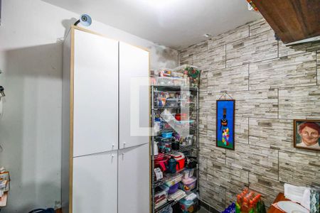 Casa à venda com 70m², 2 quartos e 2 vagasQuarto de Serviço