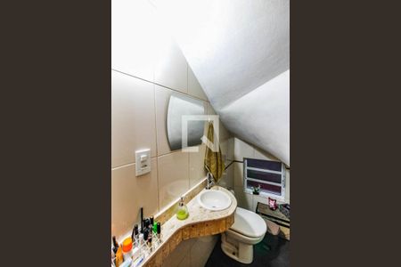 Casa à venda com 70m², 2 quartos e 2 vagasLavabo