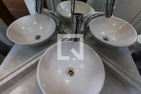 Apartamento para alugar com 62m², 2 quartos e 1 vaga Apartamento para alugar com 62m², 2 quartos e 1 vagaBanheiro