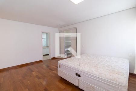 Apartamento para alugar com 168m², 2 quartos e 4 vagasSuíte 2