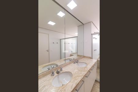 Apartamento para alugar com 168m², 2 quartos e 4 vagasBanheiro da suíte 2