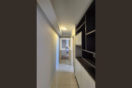Corredor  de apartamento para alugar com 2 quartos, 65m² em Loteamento Chácara Prado, Campinas