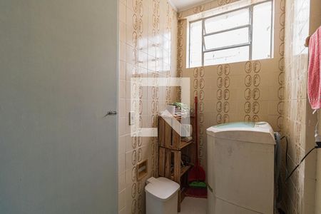 Banheiro de kitnet/studio para alugar com 1 quarto, 35m² em São Geraldo, Porto Alegre