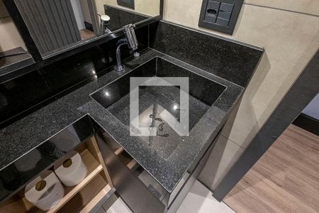 Banheiro de apartamento para alugar com 1 quarto, 30m² em Cerqueira César, São Paulo