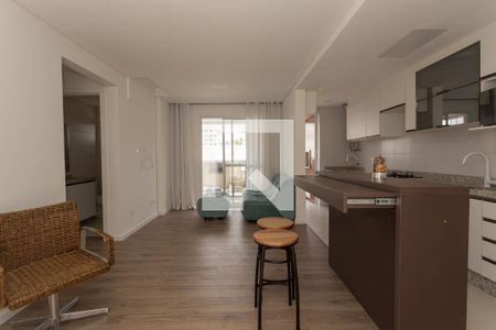 Sala/Cozinha de apartamento para alugar com 2 quartos, 86m² em Mercês, Curitiba