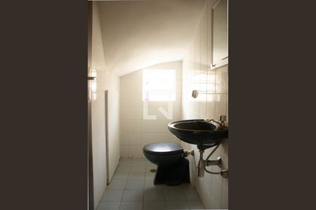 Casa à venda com 132m², 4 quartos e 2 vagasLavabo