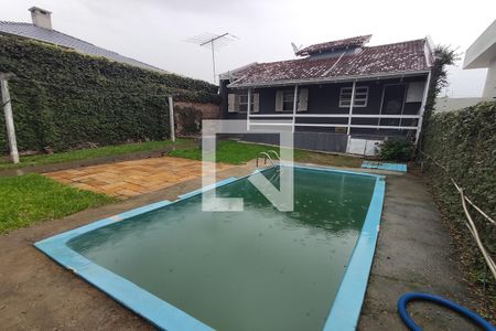 Casa à venda com 120m², 3 quartos e 2 vagas Casa à venda com 120m², 3 quartos e 2 vagasPiscina