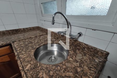 Casa à venda com 120m², 3 quartos e 2 vagas Casa à venda com 120m², 3 quartos e 2 vagasCozinha torneira