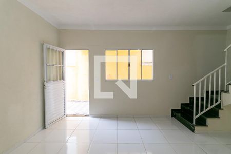 Sala de casa de condomínio para alugar com 2 quartos, 70m² em Vila União (zona Leste), São Paulo