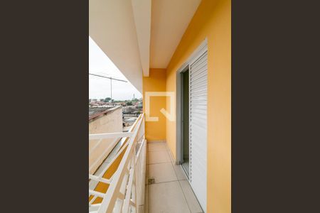 Varanda quarto 1 de casa de condomínio para alugar com 2 quartos, 70m² em Vila União (zona Leste), São Paulo