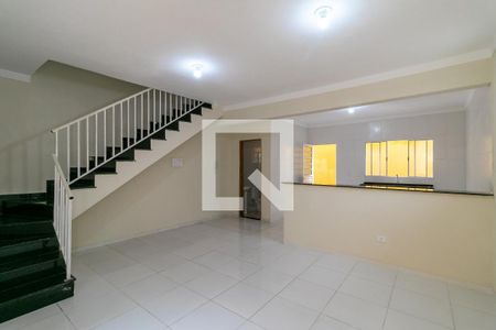 Sala de casa de condomínio para alugar com 2 quartos, 70m² em Vila União (zona Leste), São Paulo