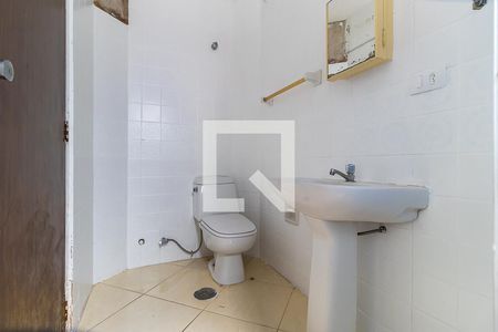 Banheiro de kitnet/studio para alugar com 1 quarto, 42m² em Centro, Campinas