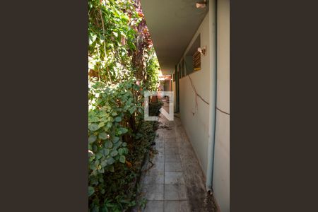 Casa à venda com 250m², 3 quartos e 2 vagasCorredor