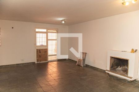 Sala de casa à venda com 3 quartos, 250m² em Parque Colonial, São Paulo