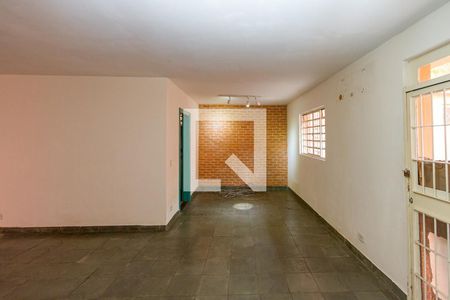 Sala de casa à venda com 3 quartos, 250m² em Parque Colonial, São Paulo