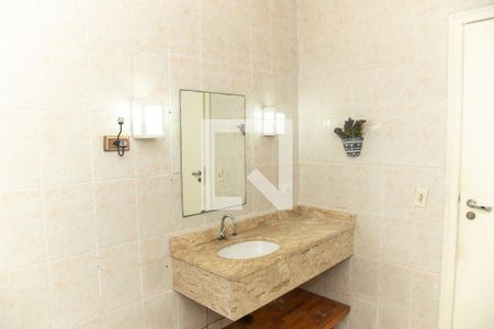 Casa à venda com 250m², 3 quartos e 2 vagasBanheiro