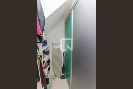 Casa à venda com 148m², 2 quartos e 2 vagas Casa à venda com 148m², 2 quartos e 2 vagasCloset