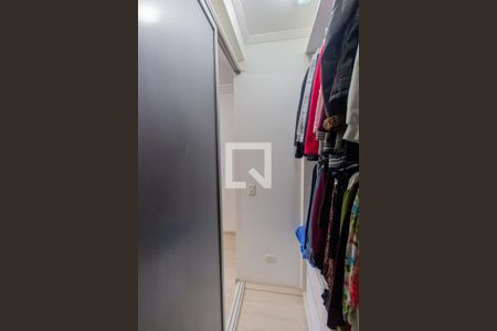 Casa à venda com 148m², 2 quartos e 2 vagas Casa à venda com 148m², 2 quartos e 2 vagasCloset