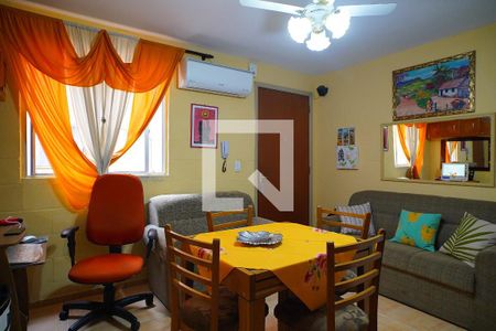 Sala de apartamento à venda com 2 quartos, 40m² em Mário Quintana, Porto Alegre