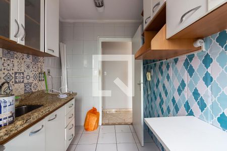 Cozinha de apartamento para alugar com 2 quartos, 55m² em Jardim Roberto, Osasco