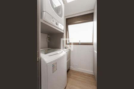 Apartamento à venda com 81m², 2 quartos e 2 vagas Apartamento à venda com 81m², 2 quartos e 2 vagasCozinha e Área de Serviço