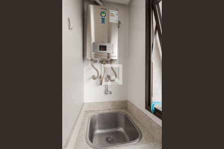 Apartamento à venda com 81m², 2 quartos e 2 vagas Apartamento à venda com 81m², 2 quartos e 2 vagasCozinha e Área de Serviço